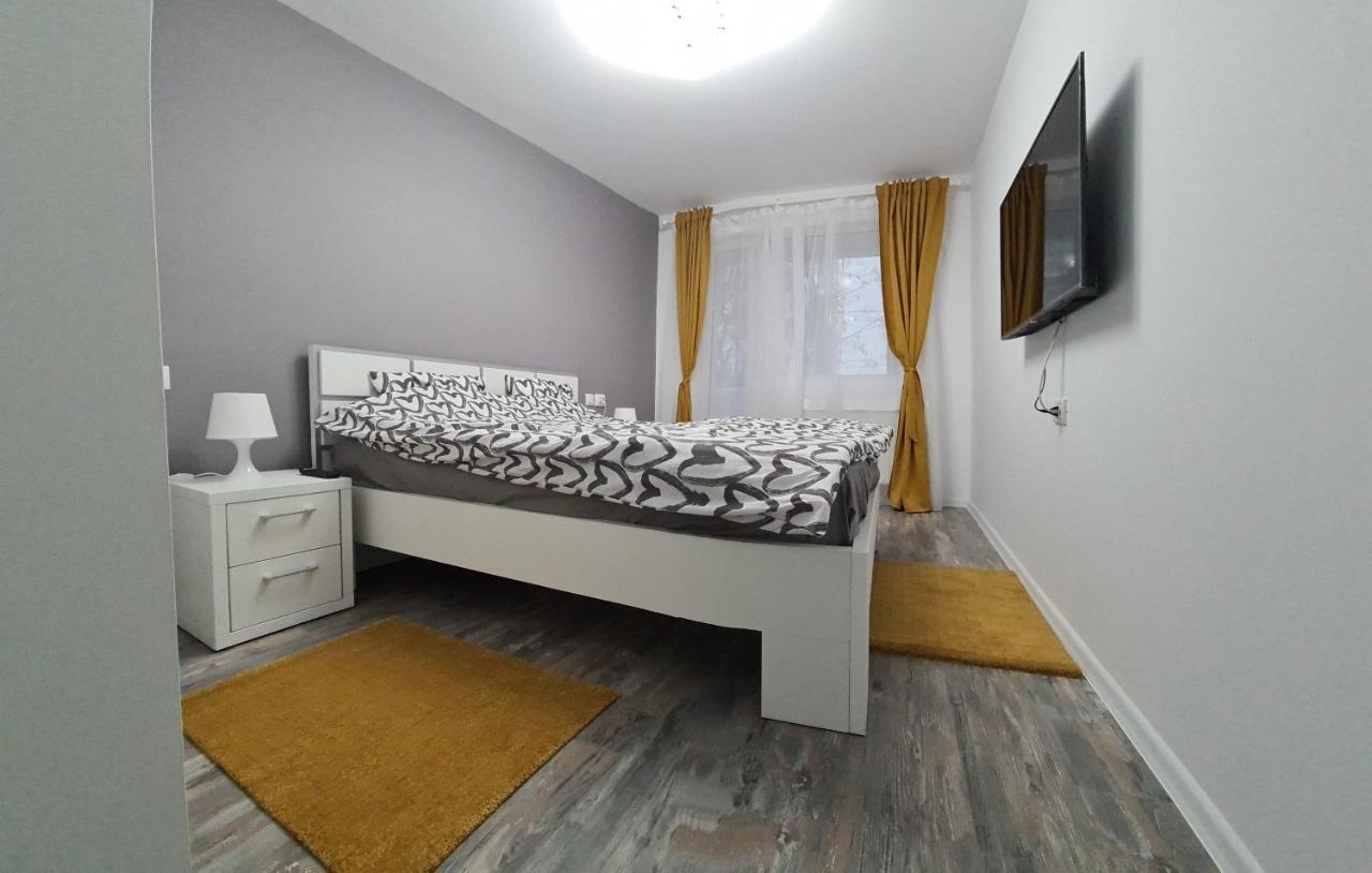 Apartament Terra トゥルゴヴィシュテ エクステリア 写真